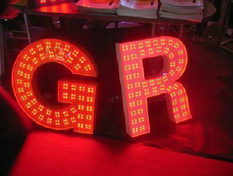 巧家LED发光字常见的安装误区。